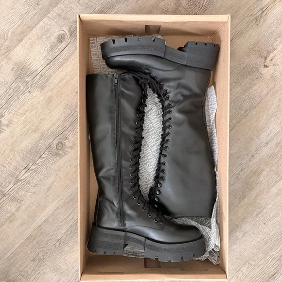 Steve Madden Motto Boots - Picture 6 of 8